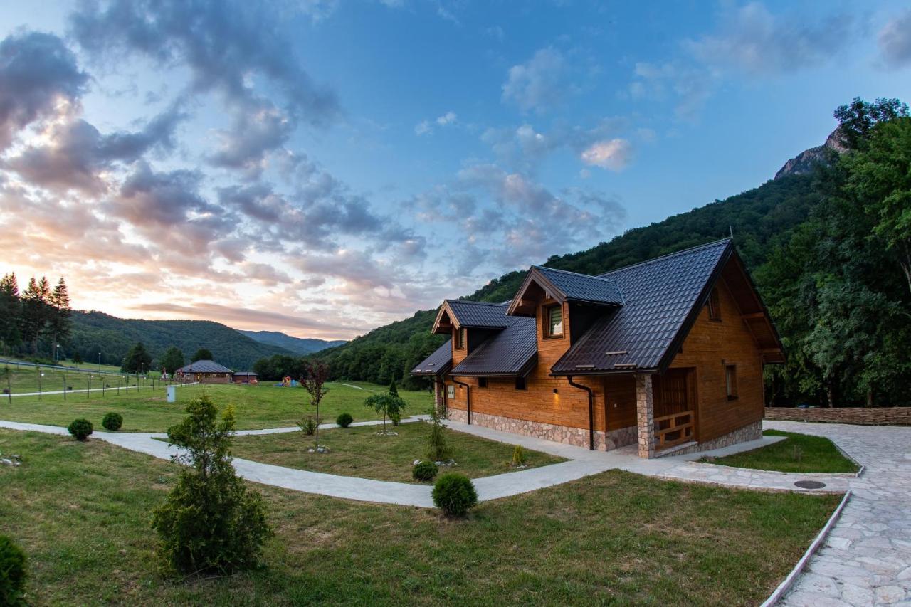 Vila "Maglic" Tjentiste Exteriör bild